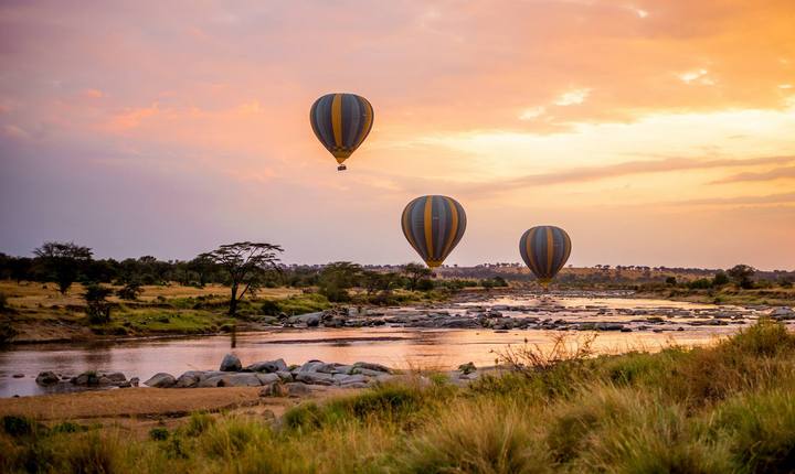 Luxury Kenya & Tanzania Migration Highlights